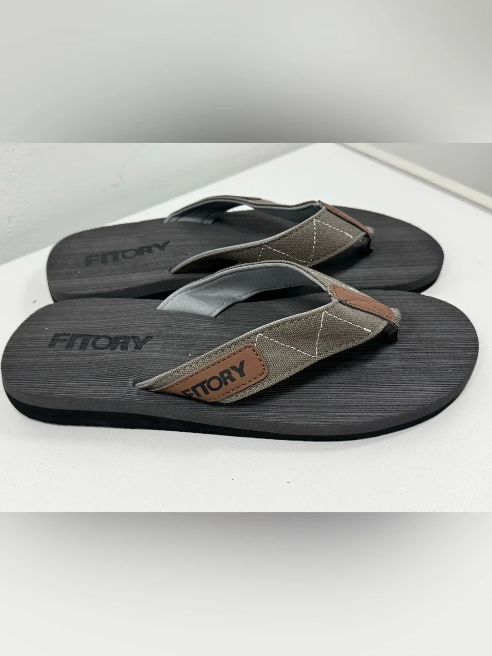 Mens Size 10 Flip Flops Fitory Thong Sandals Brown 43 EU Summer Beach Shoes